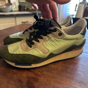 Golden Goose Sneakers